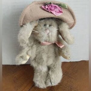 Boyds Bears and Friends Josephine Jointed Bunny with Hat 1990-96 NWT